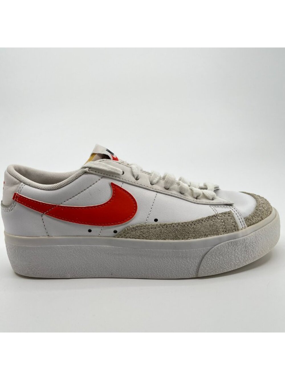 Nike Blazer Low Platform Womens Size 6.5 White Athletic Leather Shoes Sneakers